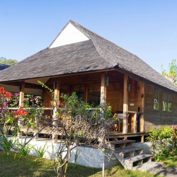 beachfront villa kecil