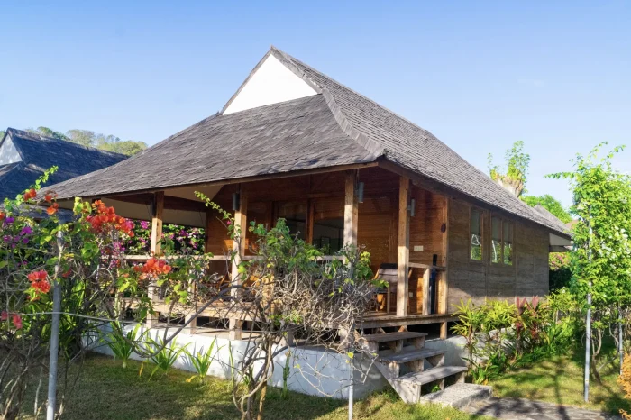 beachfront villa kecil
