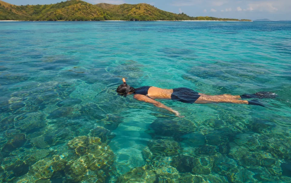 snorkeling at gili gede
